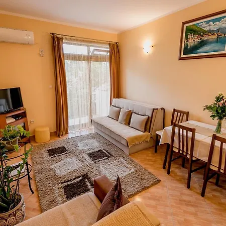 Apartments Gudelj Kamenari Exterior photo